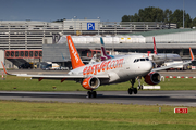 easyJet Airbus A320-214 (G-EZWL) at  Hamburg - Fuhlsbuettel (Helmut Schmidt), Germany