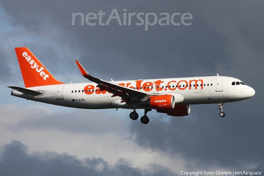easyJet Airbus A320-214 (G-EZWL) | Photo 162498