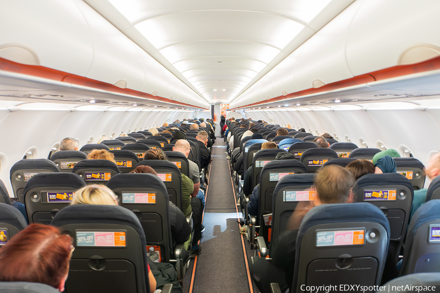 easyJet Airbus A320-214 (G-EZWL) | Photo 557593