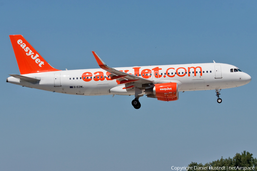 easyJet Airbus A320-214 (G-EZWL) | Photo 502848