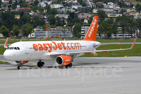 easyJet Airbus A320-214 (G-EZWO) at  Innsbruck - Kranebitten, Austria