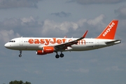 easyJet Airbus A320-214 (G-EZWP) at  Hamburg - Fuhlsbuettel (Helmut Schmidt), Germany