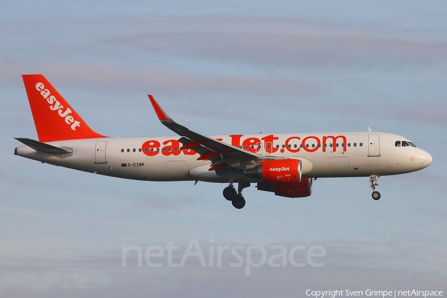 easyJet Airbus A320-214 (G-EZWR) | Photo 73890