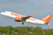 easyJet Airbus A320-214 (G-EZWR) at  Hamburg - Fuhlsbuettel (Helmut Schmidt), Germany