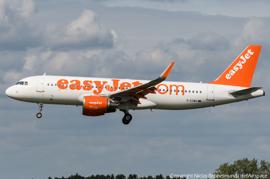 easyJet Airbus A320-214 (G-EZWR) | Photo 263062