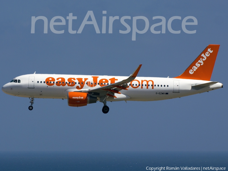 easyJet Airbus A320-214 (G-EZWR) | Photo 338675