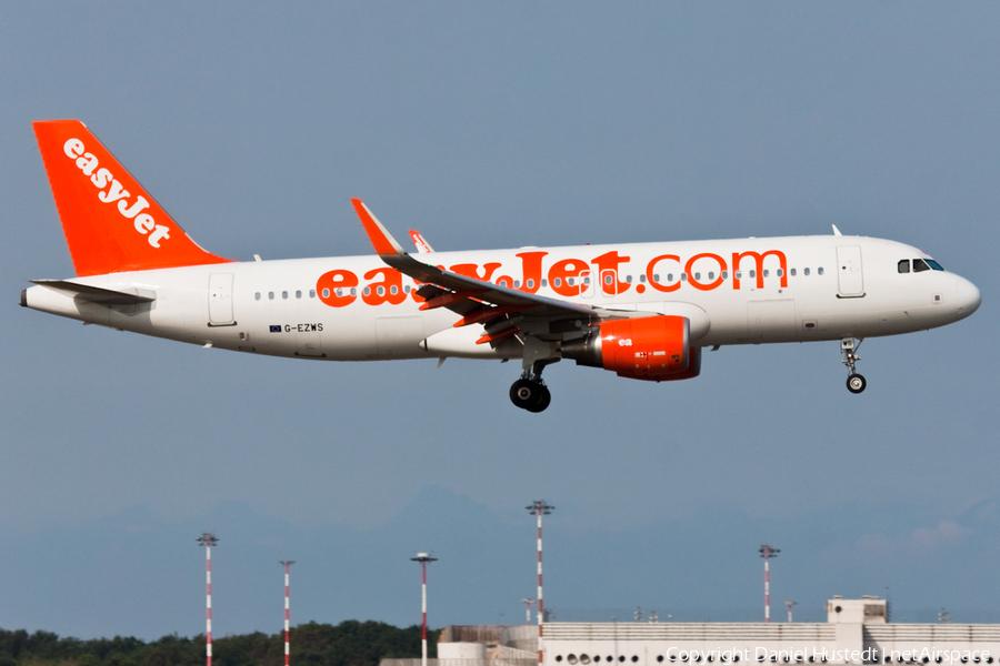 easyJet Airbus A320-214 (G-EZWS) | Photo 472291