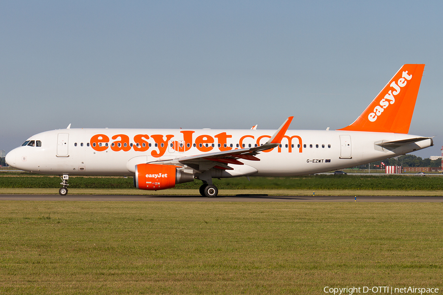 easyJet Airbus A320-214 (G-EZWT) | Photo 610541