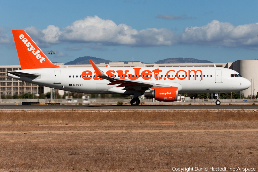easyJet Airbus A320-214 (G-EZWT) | Photo 489094