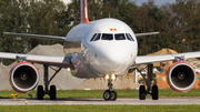 easyJet Airbus A320-214 (G-EZWW) at  Hamburg - Fuhlsbuettel (Helmut Schmidt), Germany