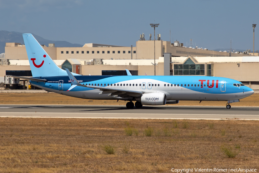 TUI Airways UK Boeing 737-8K5 (G-FDZX) | Photo 581251