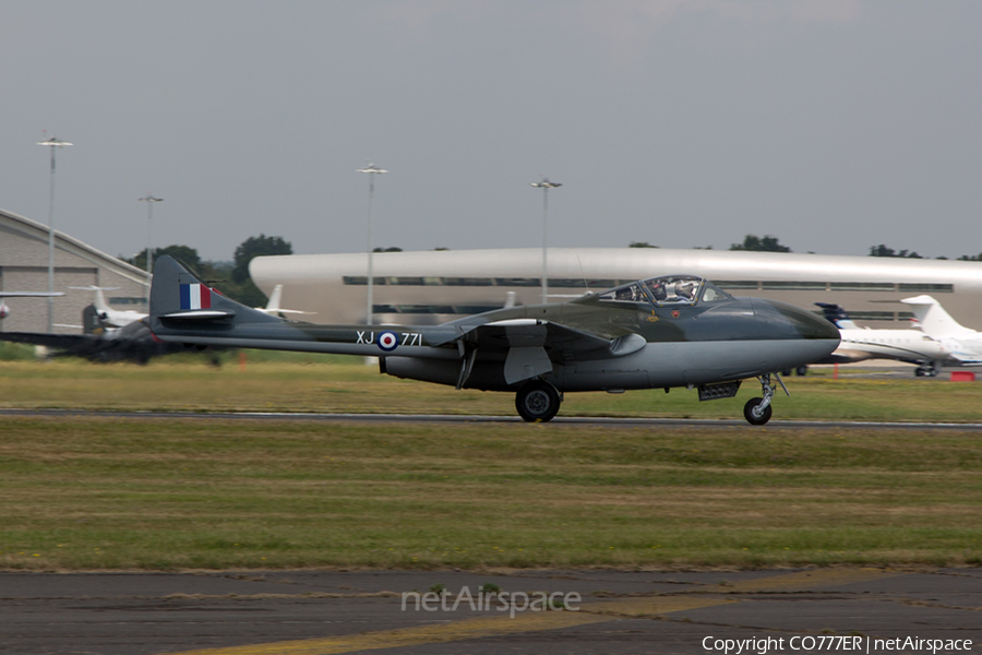 (Private) De Havilland DH.115 Vampire T55 (G-HELV) | Photo 58808