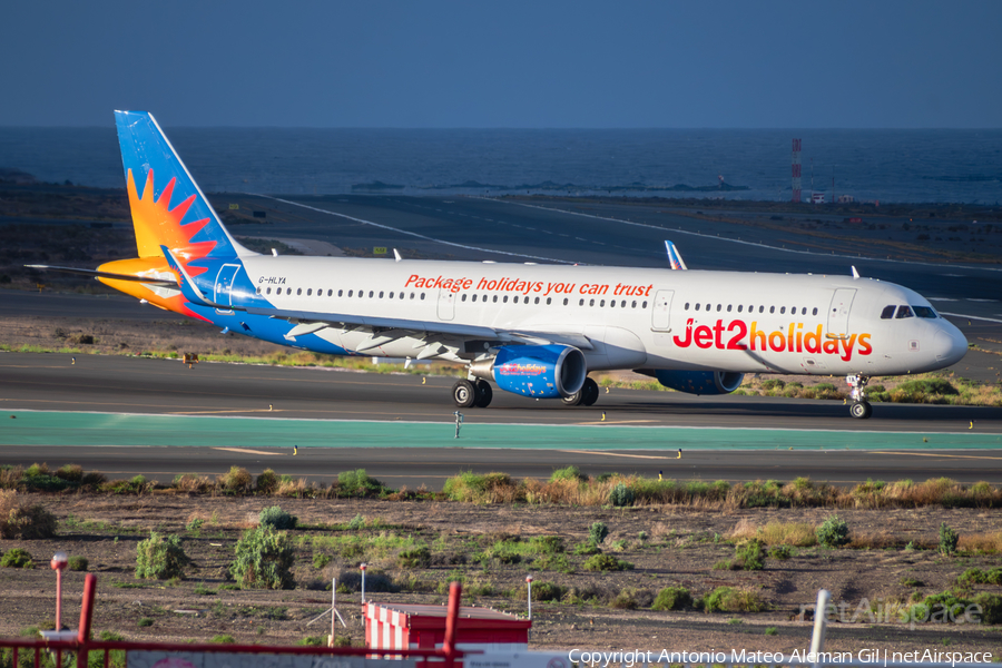 Jet2 Airbus A321-211 (G-HLYA) | Photo 625789