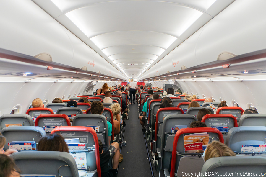 Jet2 Airbus A321-211 (G-HLYF) | Photo 518263