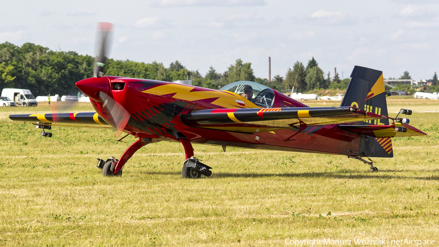 (Private) Extra EA-330SC (G-IIHL) | Photo 661124