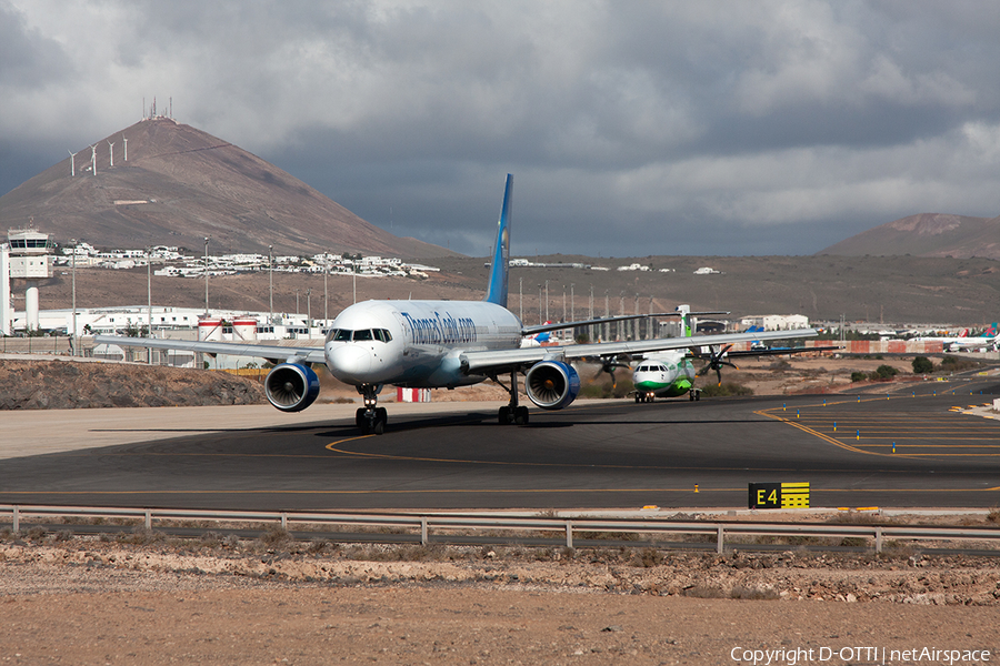 Thomas Cook Airlines Boeing 757-2G5 (G-JMCG) | Photo 326792