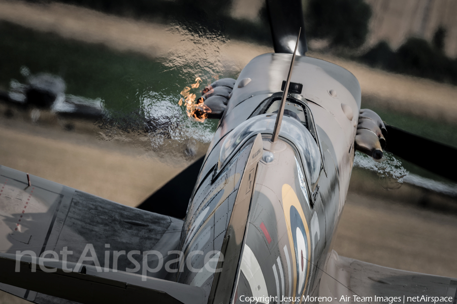 (Private) Supermarine Spitfire Mk VB (G-MKVB) | Photo 253974