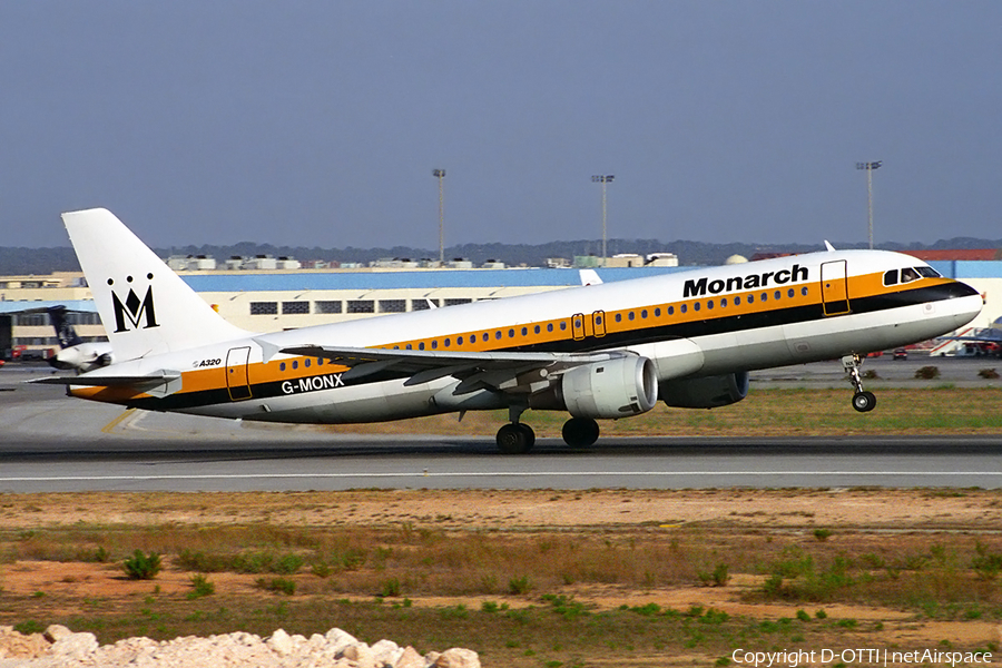 Monarch Airlines Airbus A320-212 (G-MONX) | Photo 150829