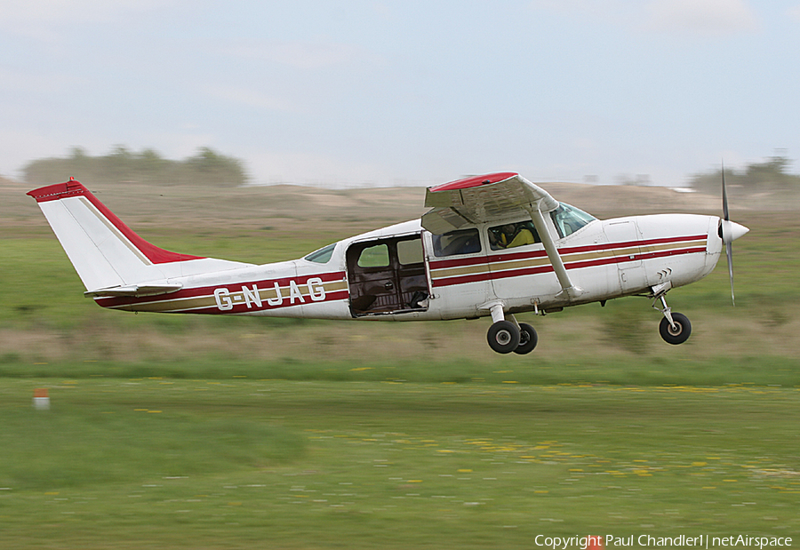 (Private) Cessna 207 Skywagon (G-NJAG) | Photo 99097