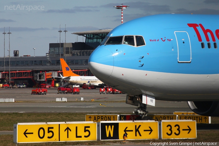 Thomson Airways Boeing 767-304(ER) (G-OBYE) | Photo 71199