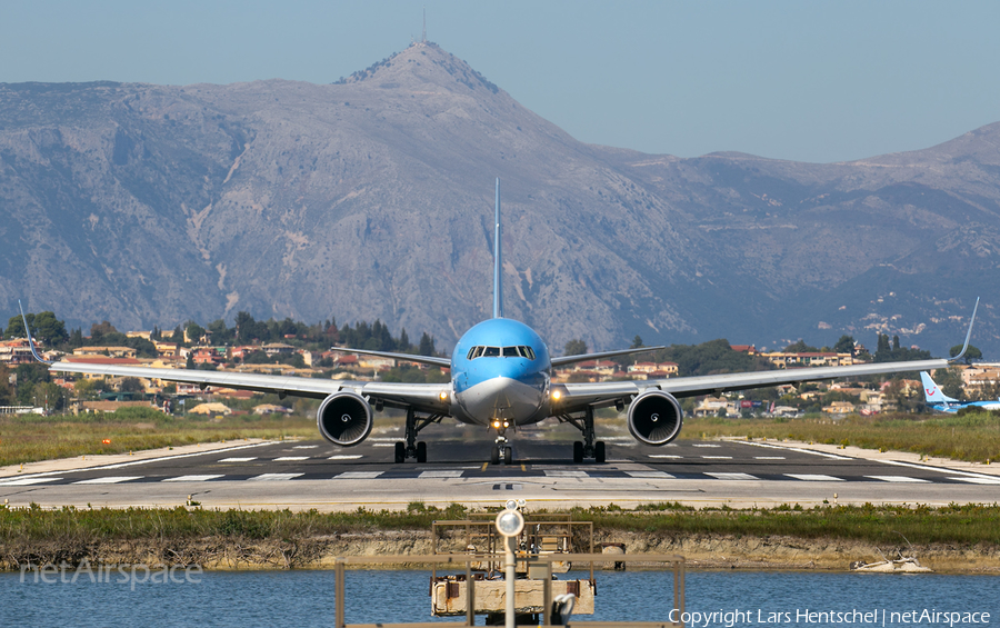 TUI Airways UK Boeing 767-304(ER) (G-OBYH) | Photo 355158