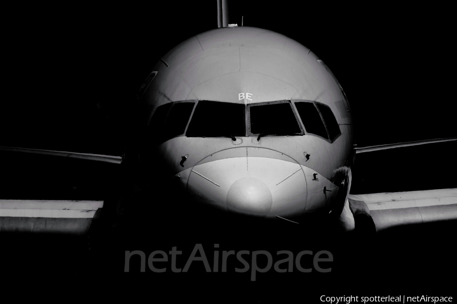Thomson Airways Boeing 757-28A (G-OOBE) | Photo 210482