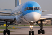 Thomson Airways Boeing 757-2G5 (G-OOBP) at  Manchester - International (Ringway), United Kingdom