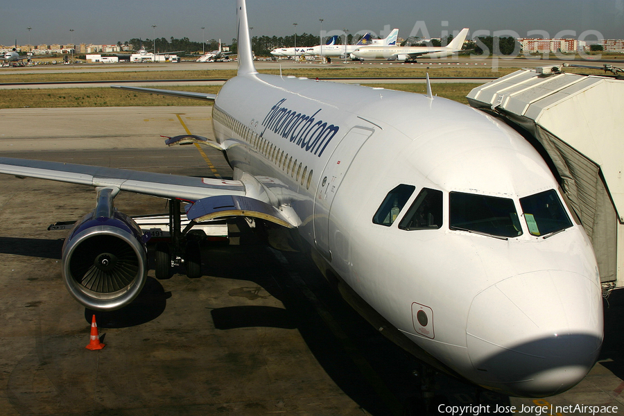 Monarch Airlines Airbus A320-212 (G-OZBJ) | Photo 415878