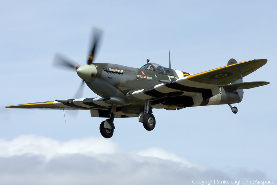 (Private) Supermarine Spitfire HF Mk IXe (G-PMNF) | Photo 83487