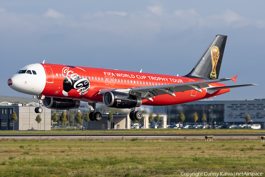 Titan Airways Airbus A320-232 (G-POWM) | Photo 529405