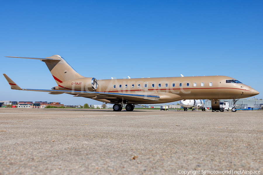 Catreus Business Air Charter Bombardier BD-700-1A10 Global Express XRS (G-RAJV) | Photo 673793