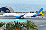 Jet2 Airbus A321-251NX (G-SUNE) at  Gran Canaria, Spain