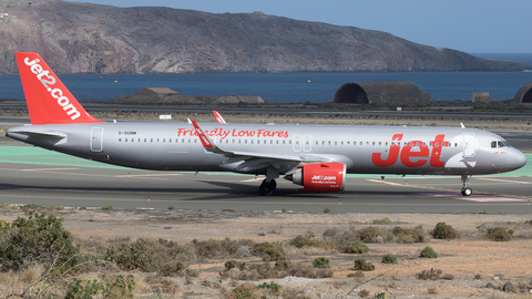 Jet2 Airbus A321-251NX (G-SUNM) at  Gran Canaria, Spain