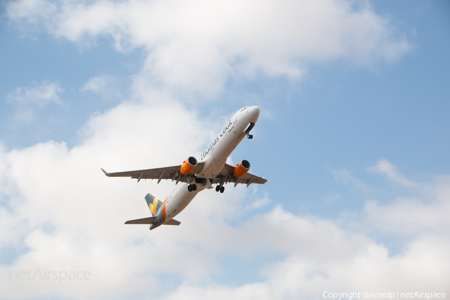 Thomas Cook Airlines Airbus A321-211 (G-TCDF) | Photo 365753
