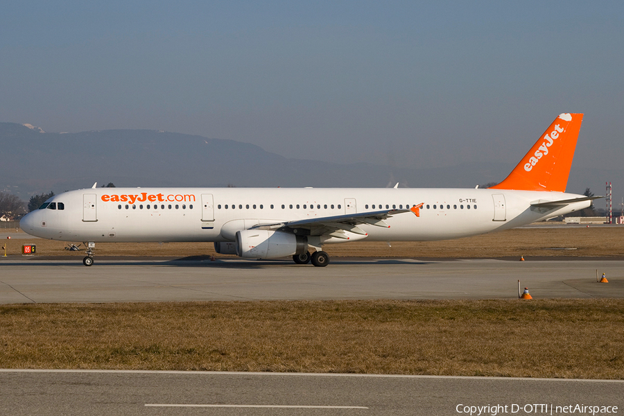 easyJet Airbus A321-231 (G-TTIE) | Photo 272132