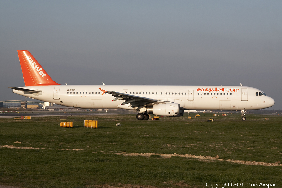easyJet Airbus A321-231 (G-TTIE) | Photo 288475