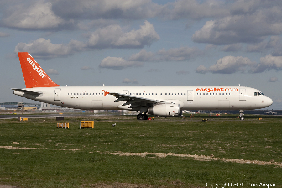 easyJet Airbus A321-231 (G-TTIF) | Photo 288213