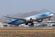TUI Airways UK Boeing 787-9 Dreamliner (G-TUIM) at  Tenerife Sur - Reina Sofia, Spain