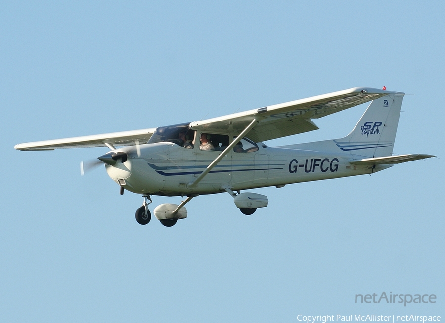 (Private) Cessna 172S Skyhawk SP (G-UFCG) | Photo 42078