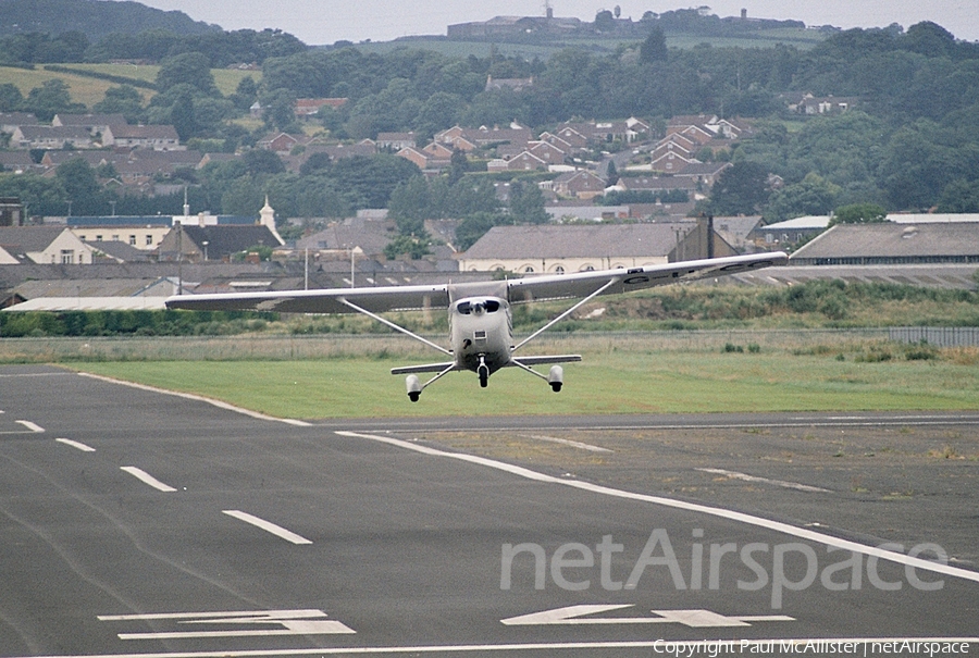 (Private) Cessna 172S Skyhawk SP (G-UFCG) | Photo 612585