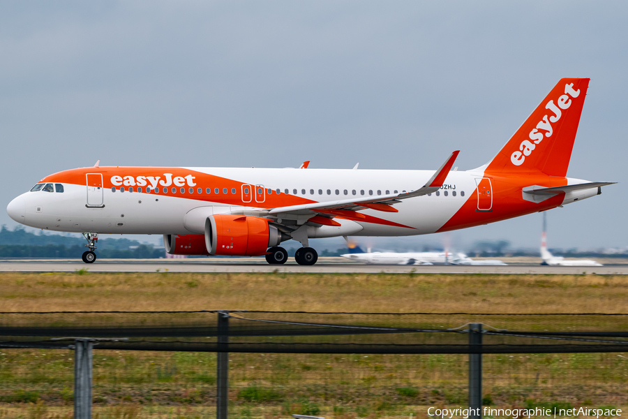 easyJet Airbus A320-251N (G-UZHJ) | Photo 516203