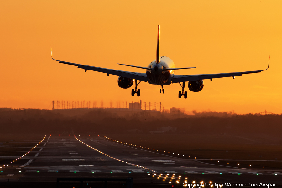 easyJet Airbus A320-251N (G-UZHJ) | Photo 292446