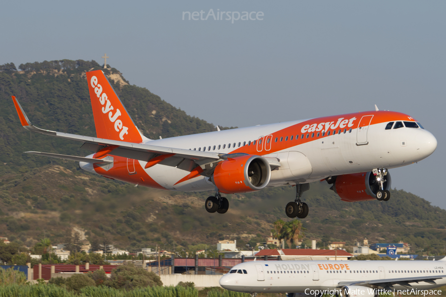 easyJet Airbus A320-251N (G-UZHY) | Photo 399738