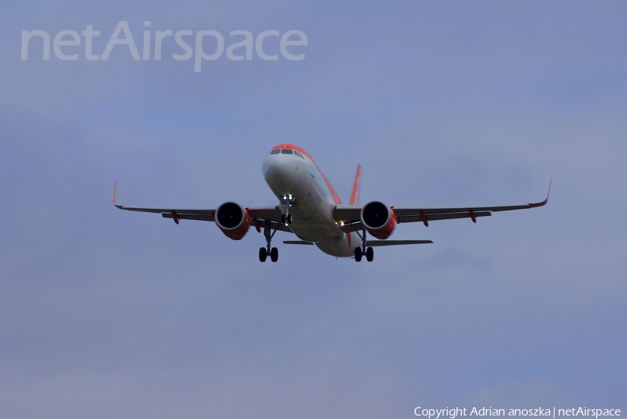 easyJet Airbus A320-251N (G-UZLJ) | Photo 399490