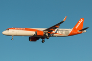 easyJet Airbus A321-251NX (G-UZMA) at  Gran Canaria, Spain