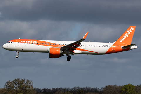 easyJet Airbus A321-251NX (G-UZMB) at  Hamburg - Fuhlsbuettel (Helmut Schmidt), Germany