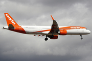 easyJet Airbus A321-251NX (G-UZMC) at  Tenerife Sur - Reina Sofia, Spain