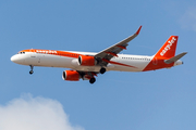 easyJet Airbus A321-251NX (G-UZMJ) at  Luqa - Malta International, Malta