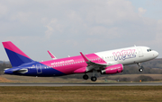 Wizz Air UK Airbus A320-232 (G-WUKA) at  London - Luton, United Kingdom