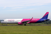 Wizz Air UK Airbus A321-231 (G-WUKG) at  London - Luton, United Kingdom